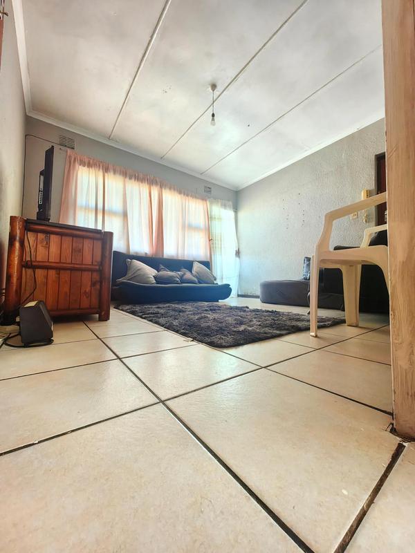 To Let 2 Bedroom Property for Rent in Grassy Park Western Cape